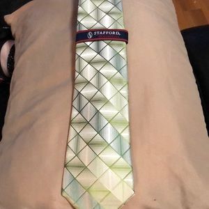 Brand new stafford neck tie with tags.